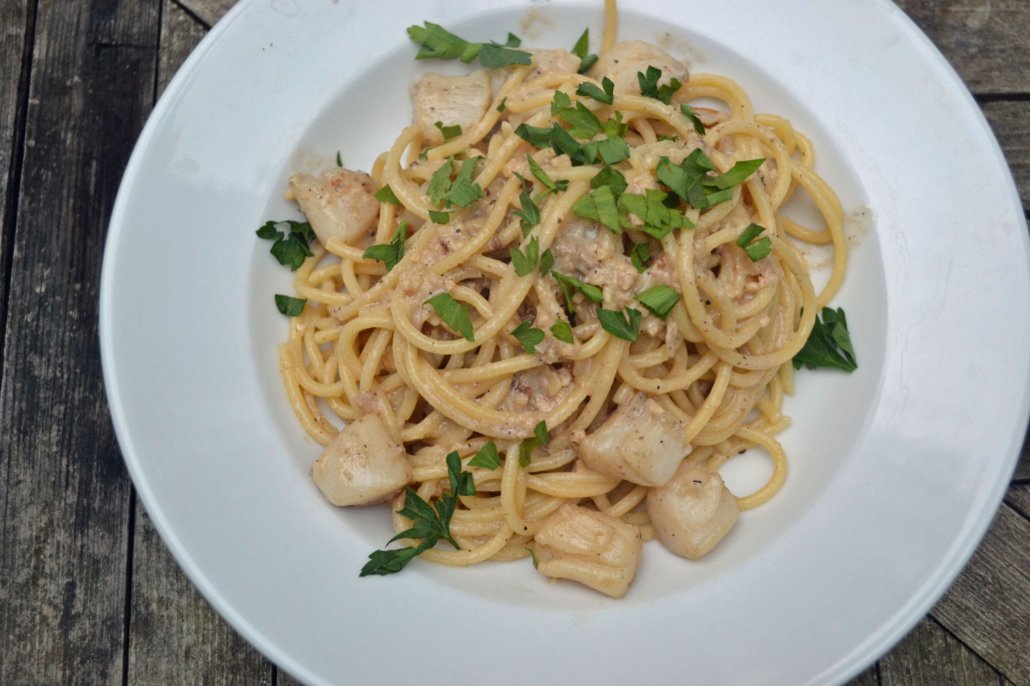 Scallop Pasta with Garlic White Wine Sauce | My Bizzy Kitchen