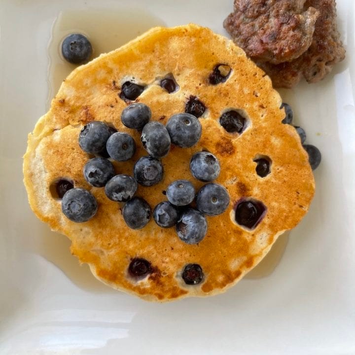 this is a photo of blueberry pancakes