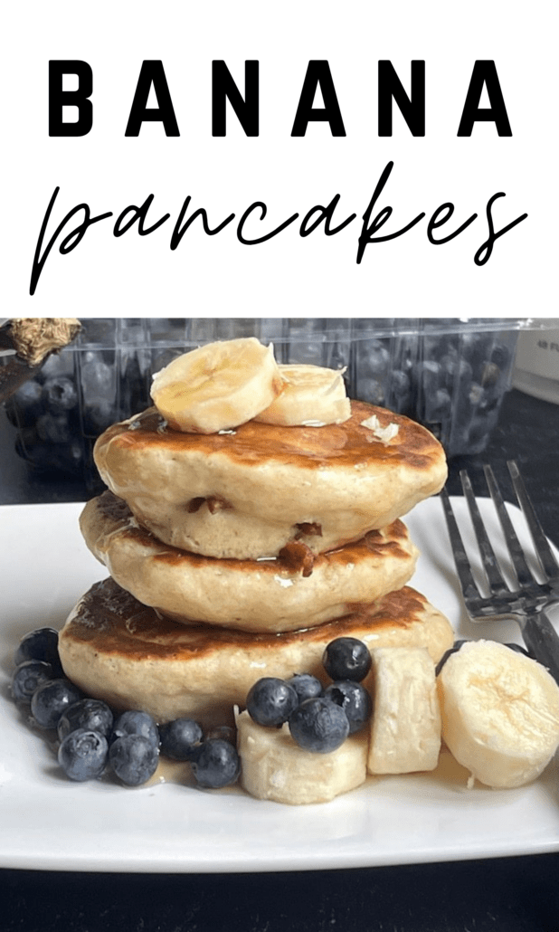 These healthy pancakes are sweet, salty, and delicious - the perfect combo. When you make pancakes from scratch, add vinegar to make them extra thick and fluffy. On #teampurple each pancake is 1 point. On #teamblue and #teamgreen each pancake is 2 points each, two are 3 points and three are 5 points. Each pancake is 78 calories. #banana #pancakes #bacon #breakfast #ww #weightwatchers