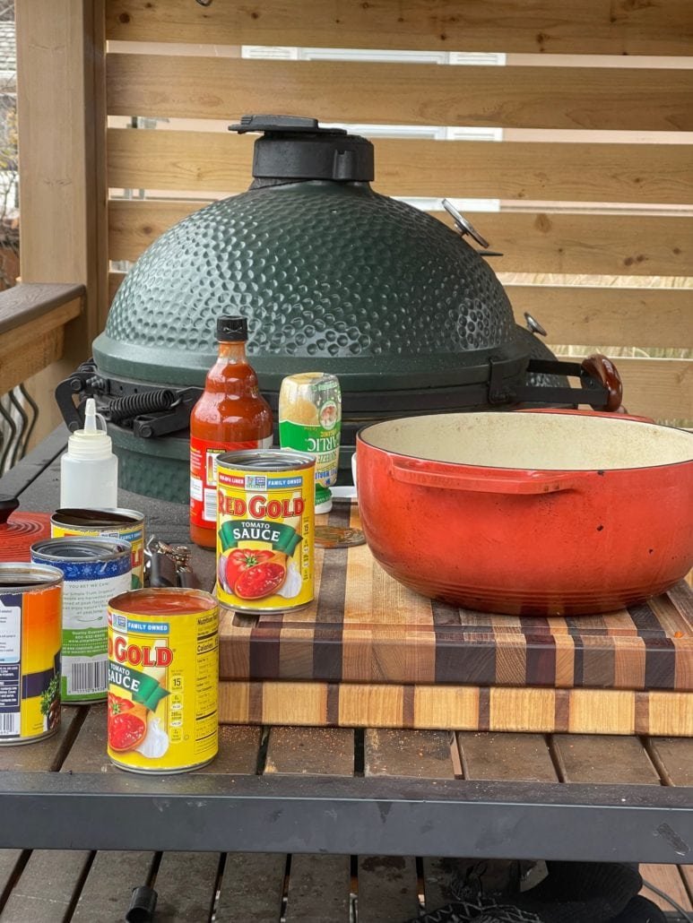 this is a photo of the ingredients needed to make grilled buffalo chicken chili