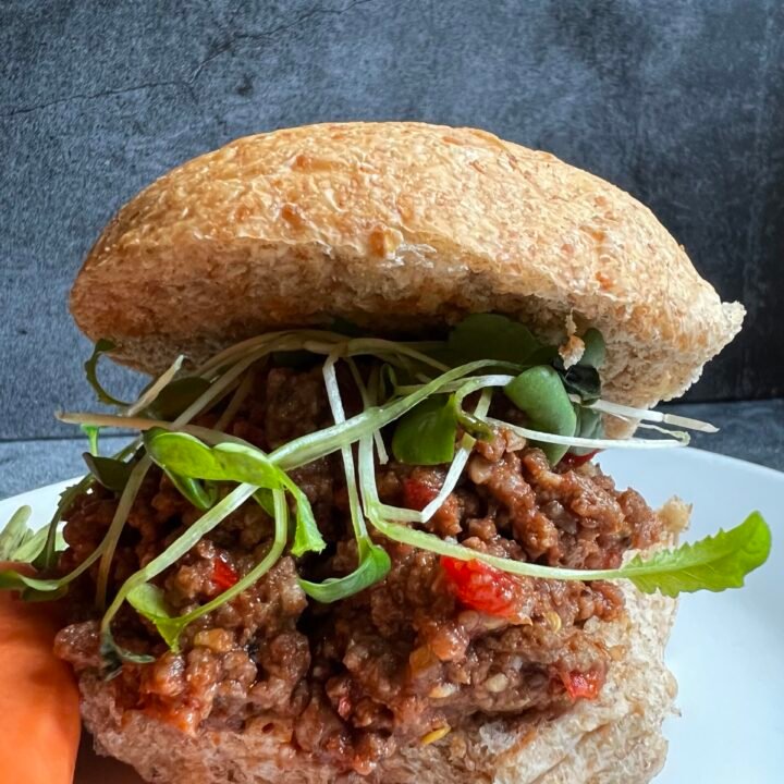 this is a sloppy joes with microgreens