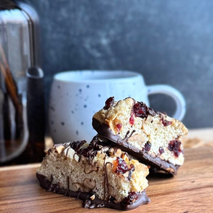 cranberry orange cashew biscotti
