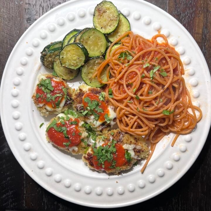 this is mini chicken parmesan with zucchini and red lentil pasta