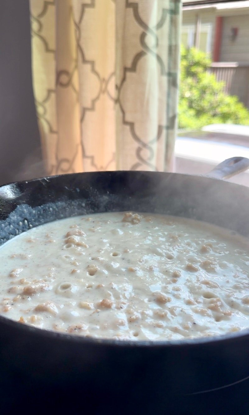 biscuits and gravy bubbling